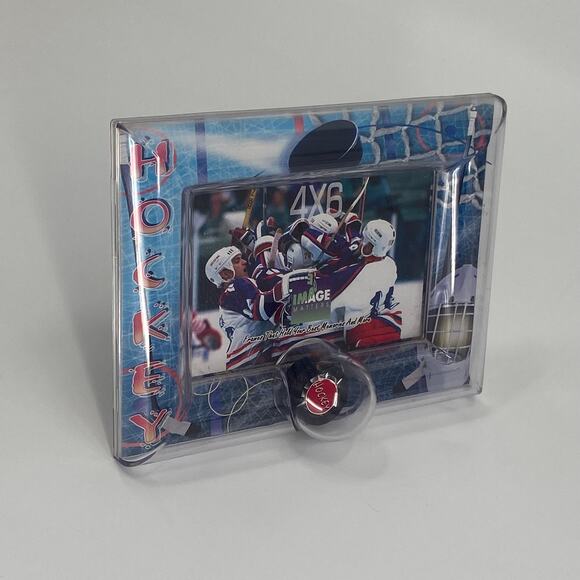 Hockey with puck 4x6 Frame - Picture 3 of 6